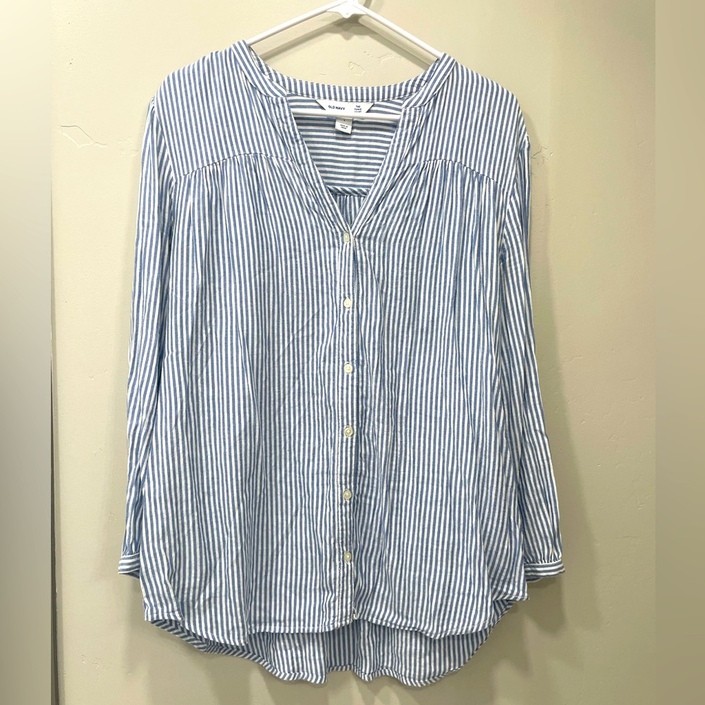 Tunic shirt in blue and white stripes from old navy size large